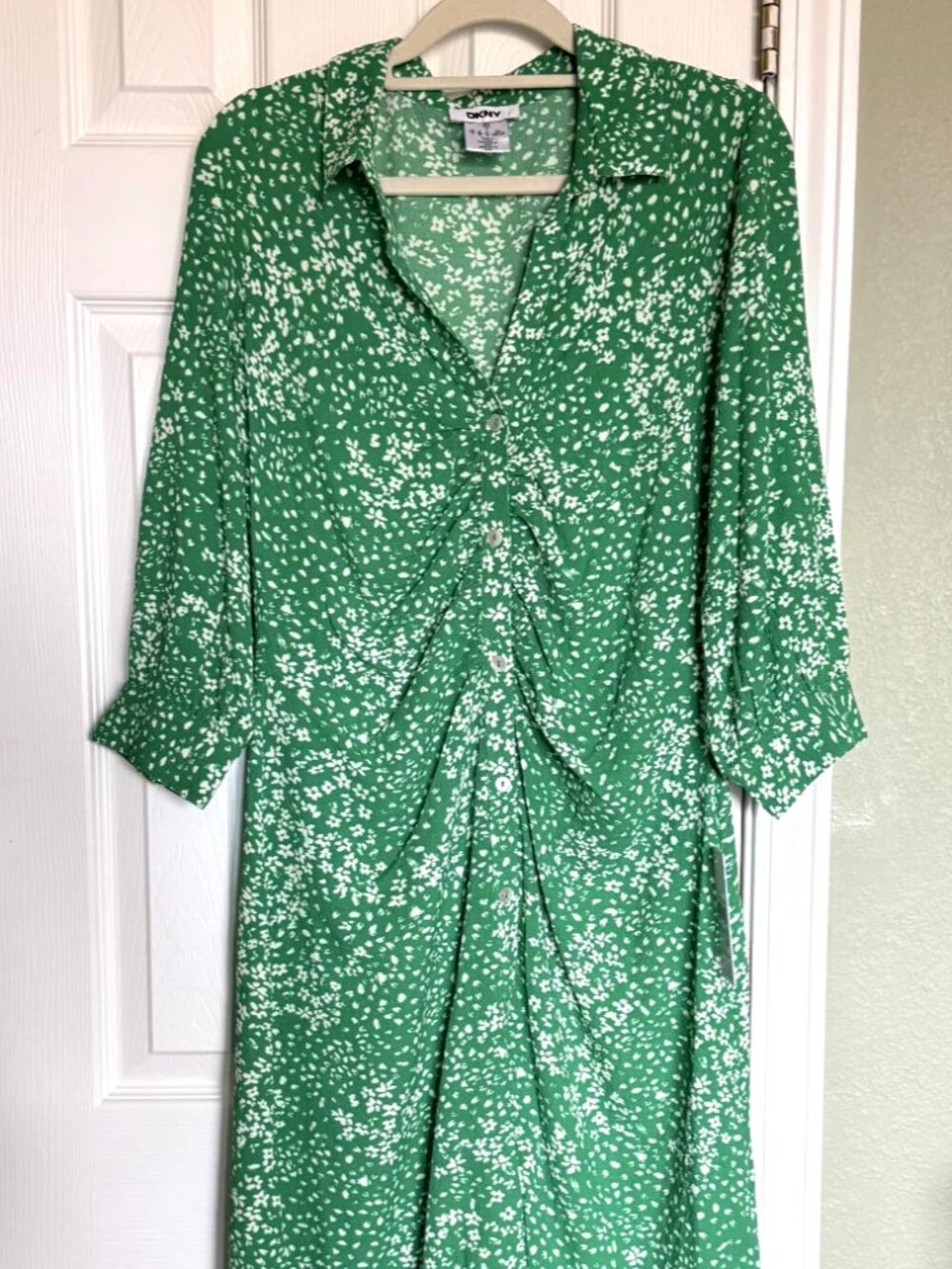 DKNY Women's Floral Print Ruched Front 3/4 Sleeve Green Midi Dress Size 8 NWT - Picture 2 of 15